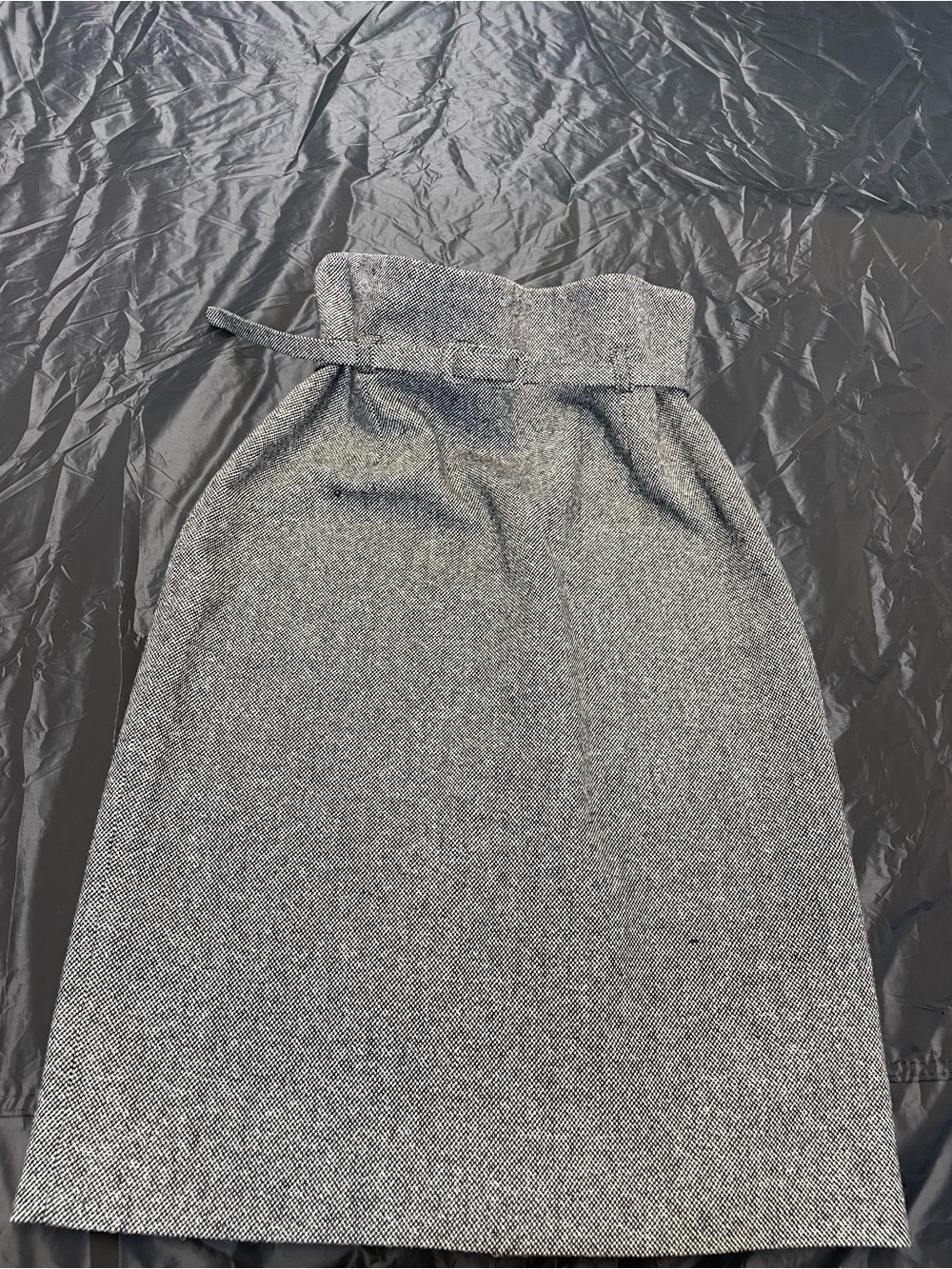 High-Rise Gray Tweed Pencil Skirt with Waist Detail